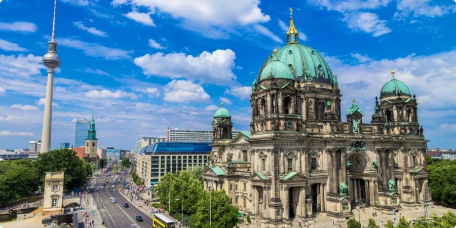 Navigating Berlin's Iconic Landmarks