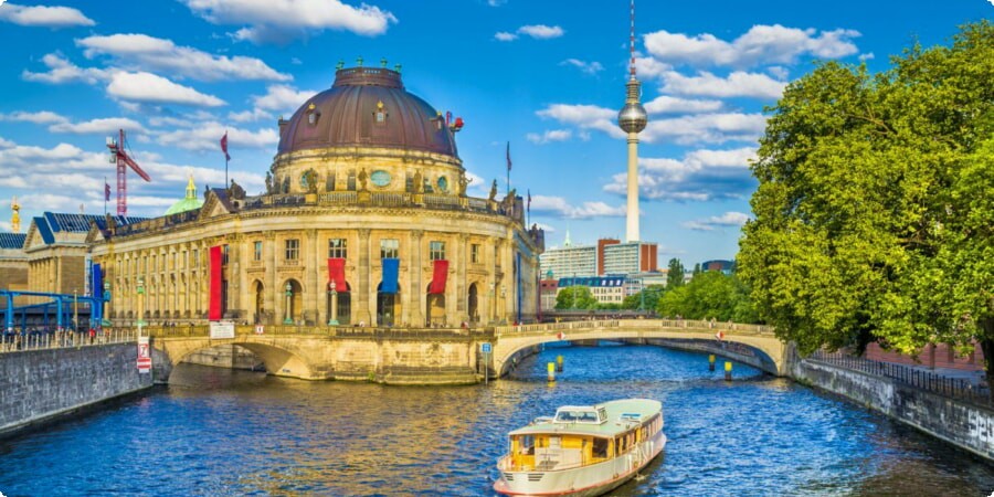 Navigating Berlin's Iconic Landmarks