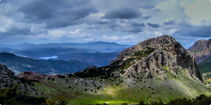 The Scenic Roads of Tlemcen: A Car Trip Through Culture and Nature