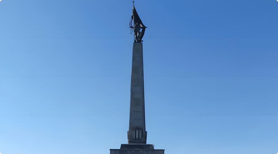 Военный мемориал Славина